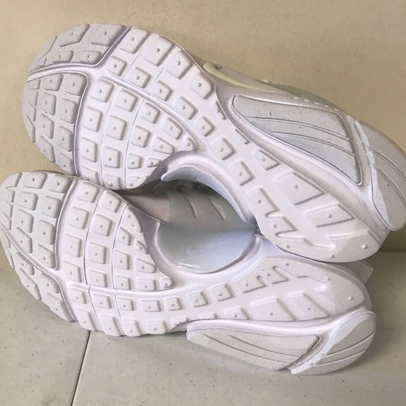 Nike Youth Presto Big Kids Size 4Y Shoes, White - Picture 5 of 7